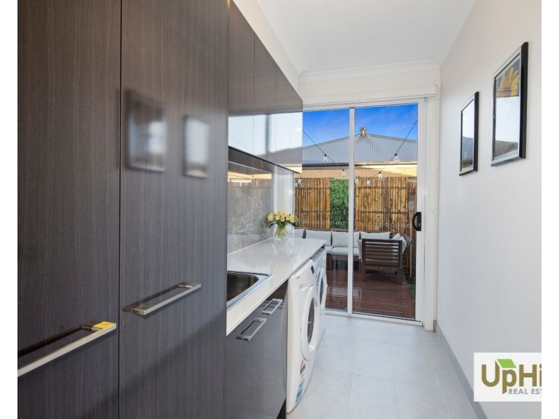 12 Liwen Street, Clyde North VIC 3978