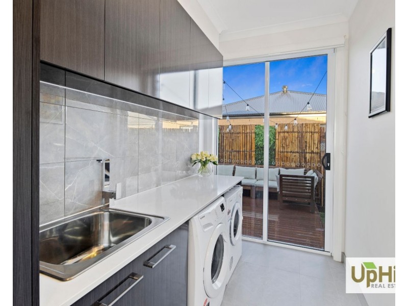 12 Liwen Street, Clyde North VIC 3978