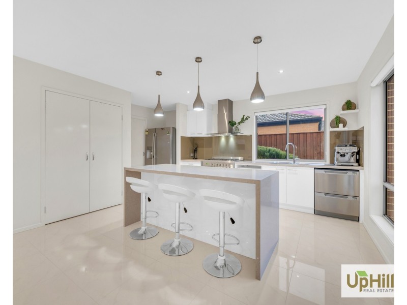 20 Sundaze Street, Clyde North VIC 3978