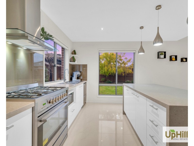 20 Sundaze Street, Clyde North VIC 3978