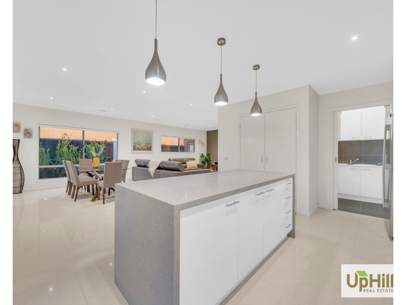 20 Sundaze Street, Clyde North VIC 3978