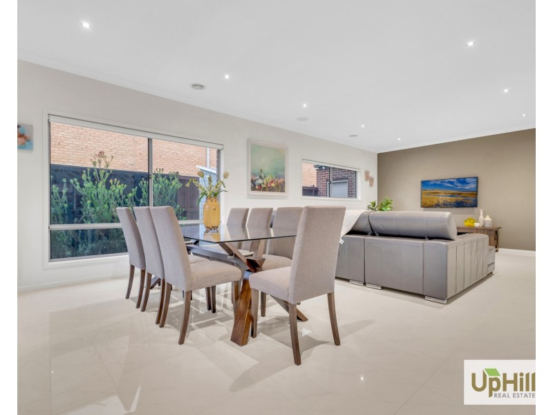 20 Sundaze Street, Clyde North VIC 3978