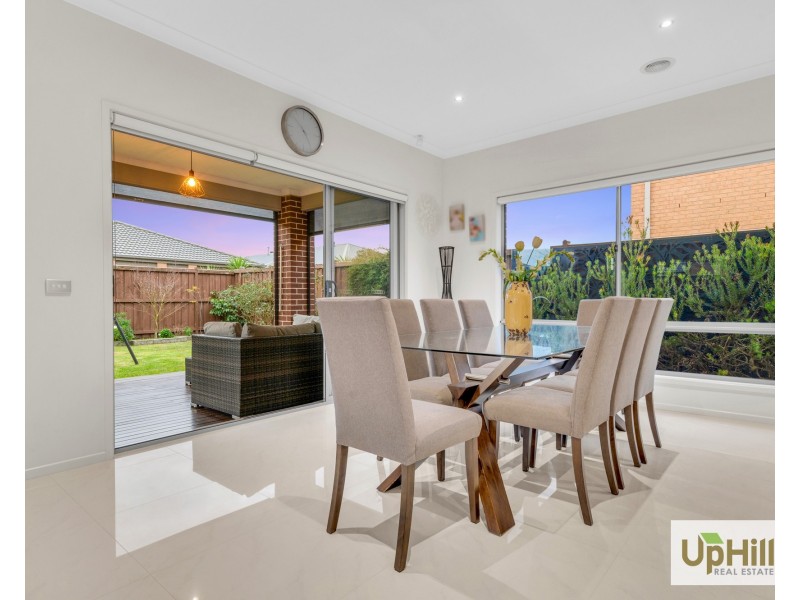 20 Sundaze Street, Clyde North VIC 3978