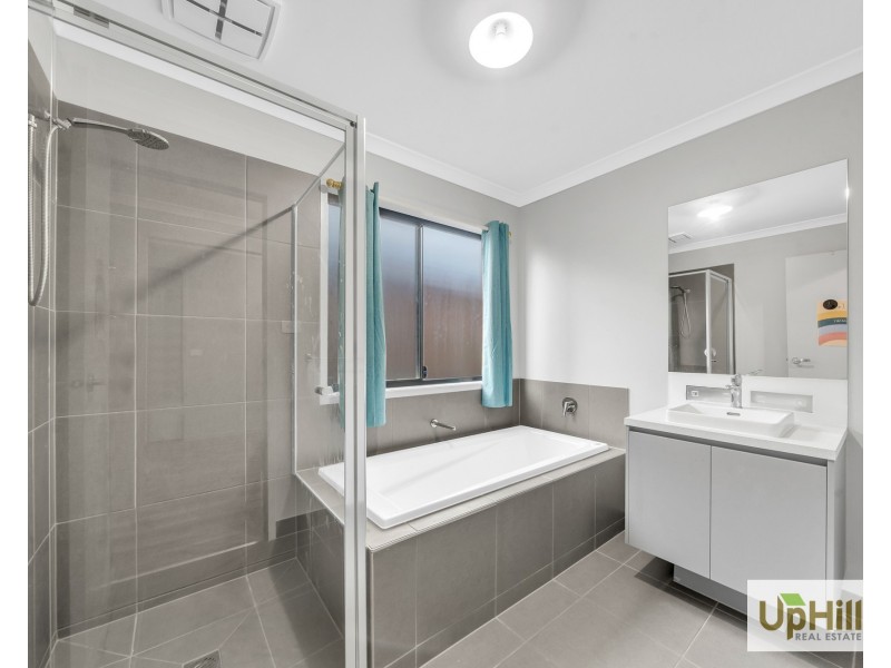 37 Damice Street, Clyde North VIC 3978