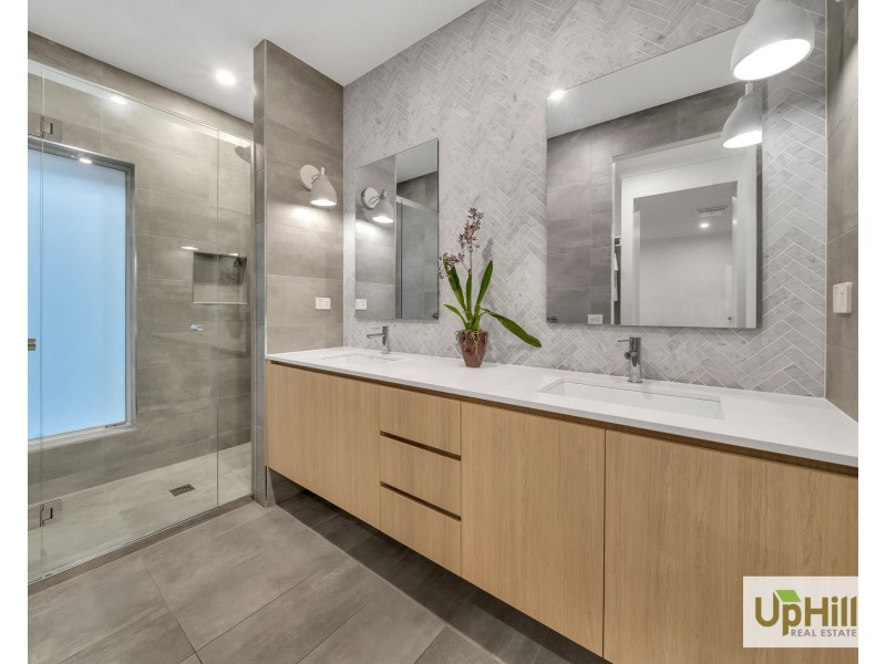 4 Murphy Street, Clyde North VIC 3978