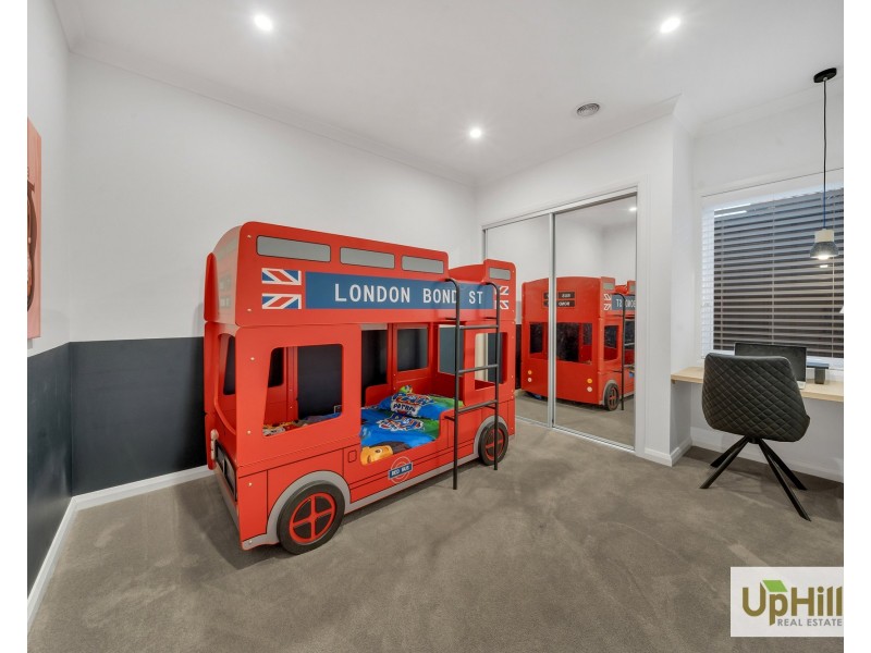 4 Murphy Street, Clyde North VIC 3978