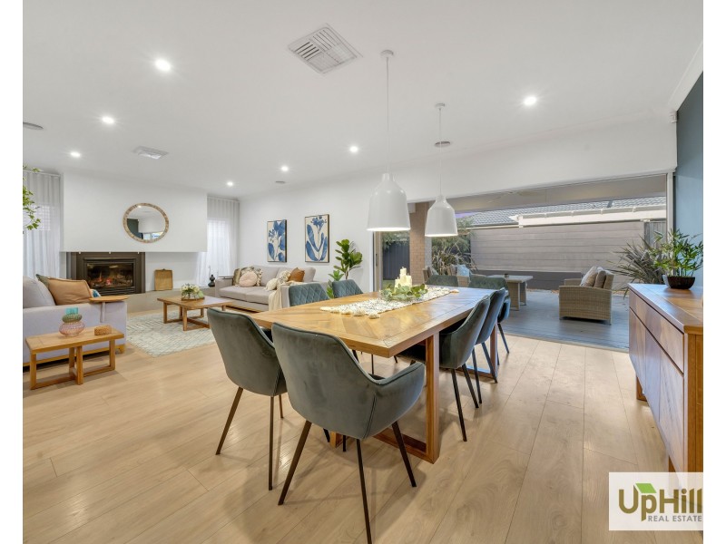 4 Murphy Street, Clyde North VIC 3978