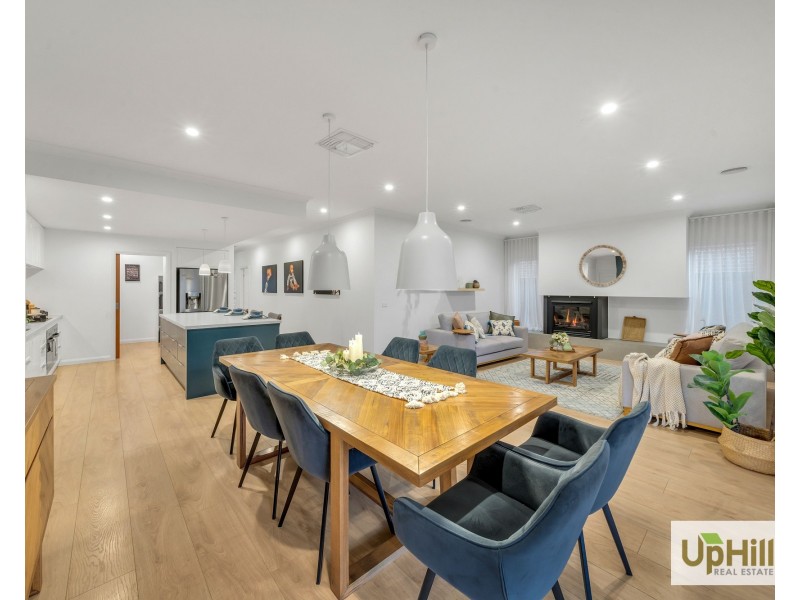 4 Murphy Street, Clyde North VIC 3978