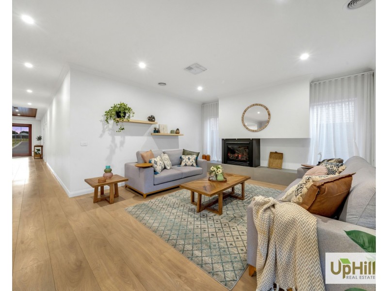 4 Murphy Street, Clyde North VIC 3978