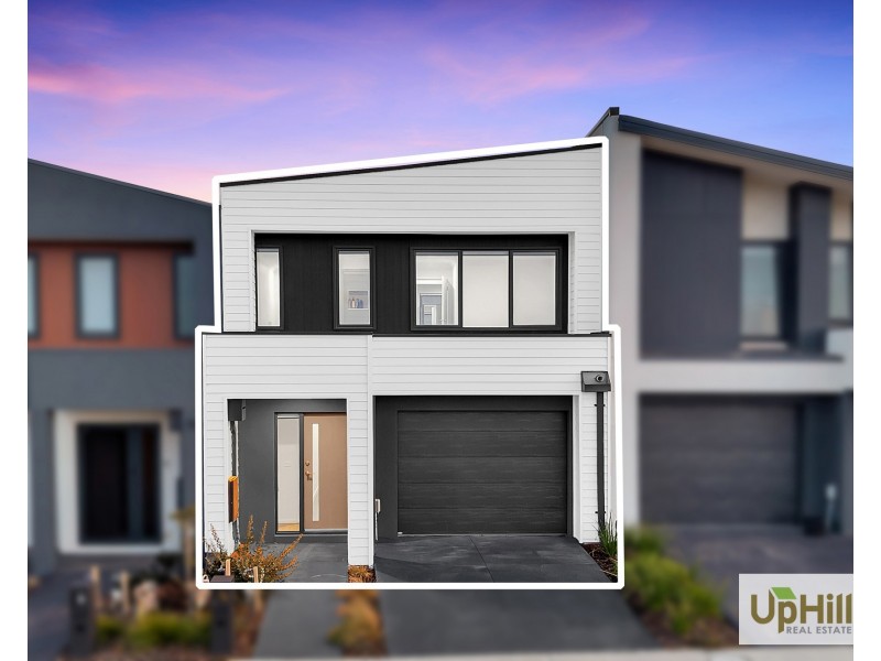 4 Borthwick Parade, Clyde North VIC 3978