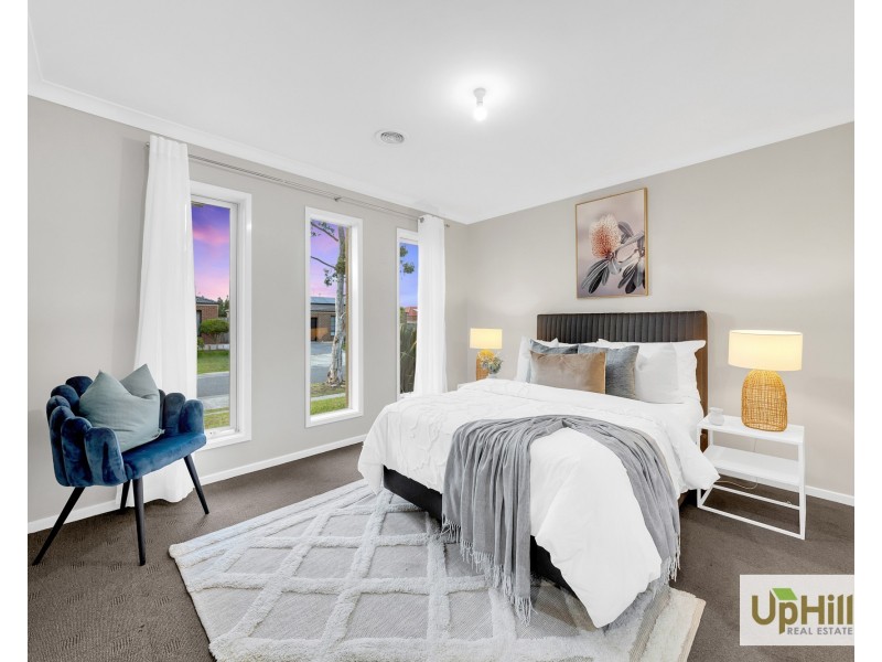 5 Caropepe Avenue, Pakenham VIC 3810