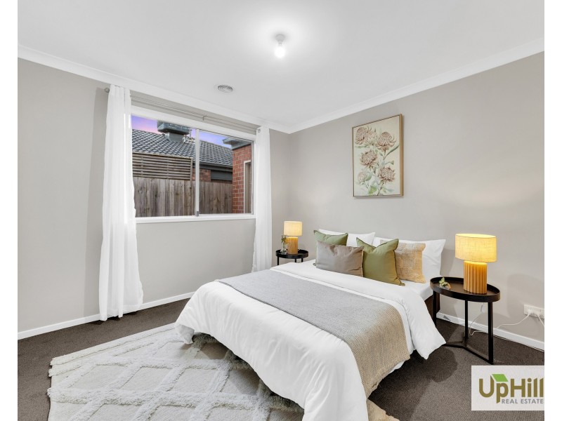 5 Caropepe Avenue, Pakenham VIC 3810