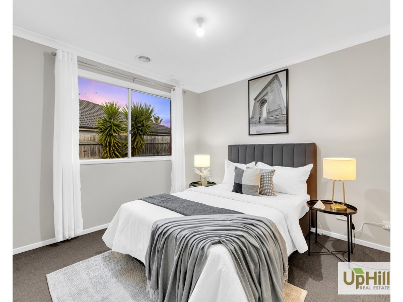 5 Caropepe Avenue, Pakenham VIC 3810