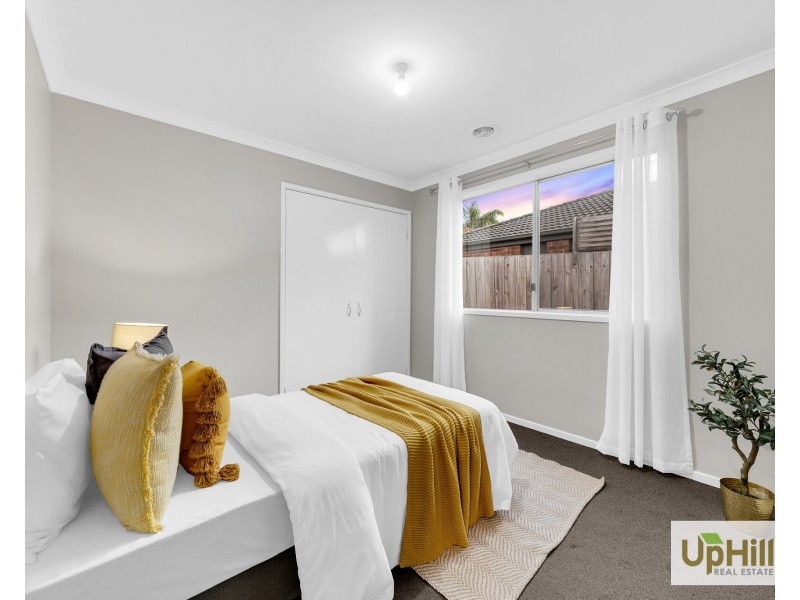 5 Caropepe Avenue, Pakenham VIC 3810