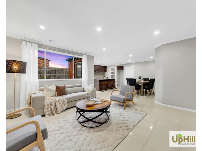 5 Caropepe Avenue, Pakenham VIC 3810