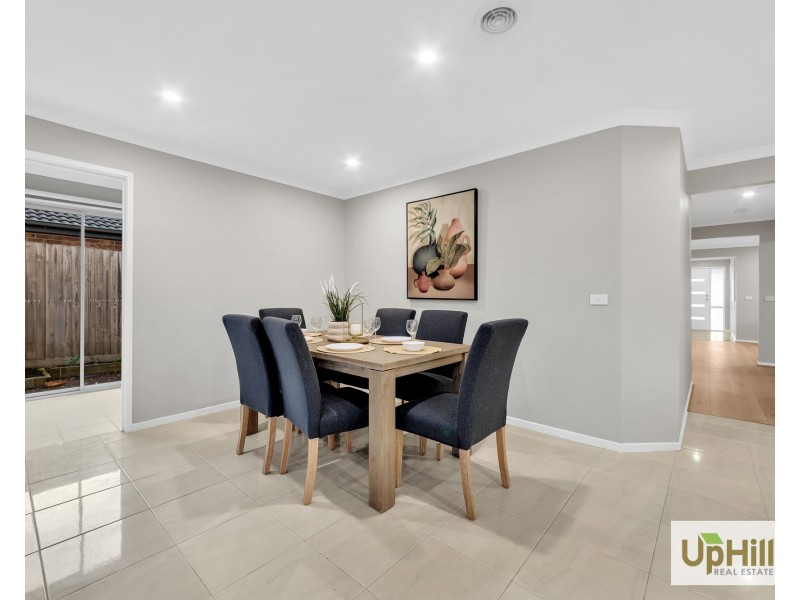 5 Caropepe Avenue, Pakenham VIC 3810