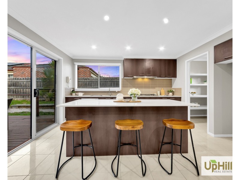 5 Caropepe Avenue, Pakenham VIC 3810