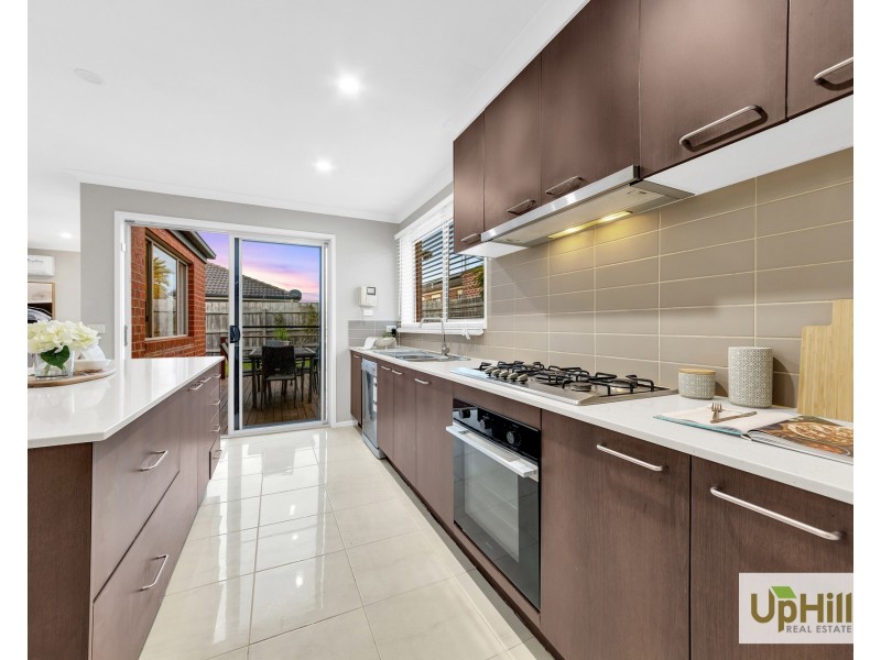 5 Caropepe Avenue, Pakenham VIC 3810