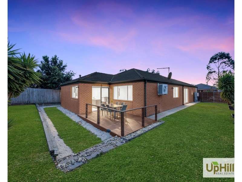 5 Caropepe Avenue, Pakenham VIC 3810