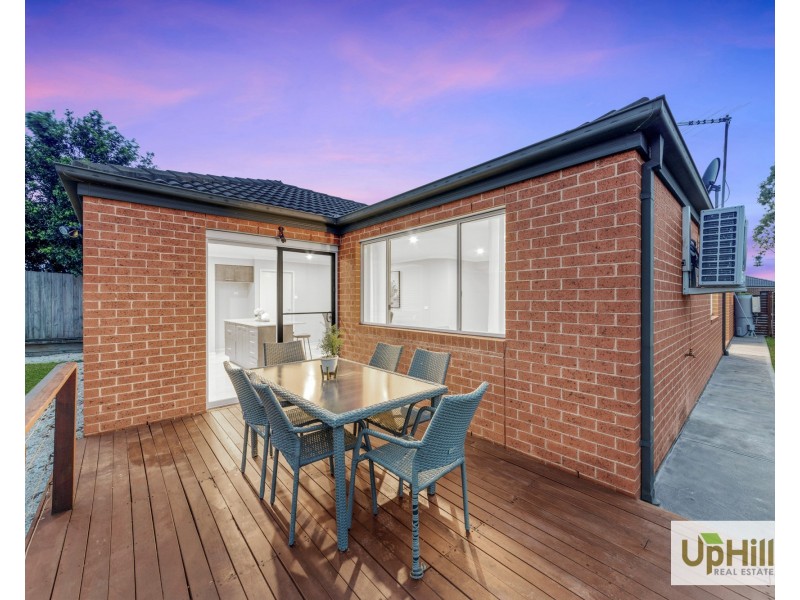 5 Caropepe Avenue, Pakenham VIC 3810