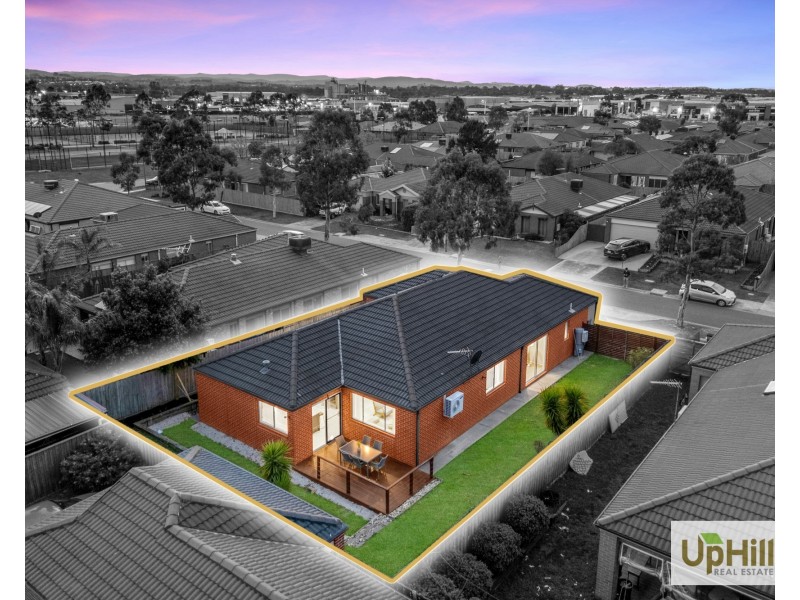 5 Caropepe Avenue, Pakenham VIC 3810