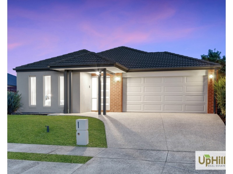 5 Caropepe Avenue, Pakenham VIC 3810