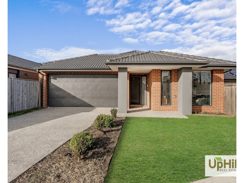 31  DEWHURST CIRCUIT, Cranbourne East VIC 3977