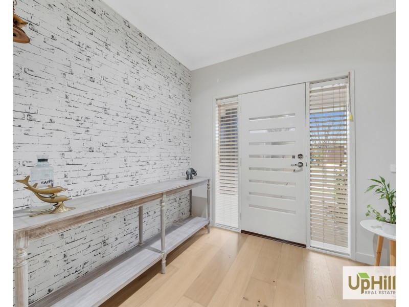 3 Hollywell Road, Clyde North VIC 3978