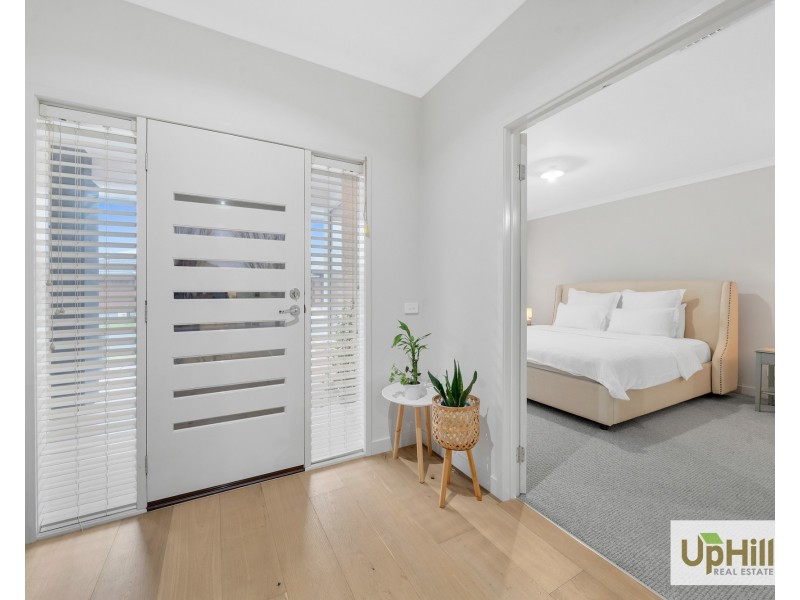 3 Hollywell Road, Clyde North VIC 3978