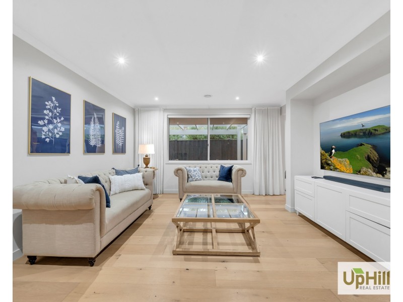 3 Hollywell Road, Clyde North VIC 3978