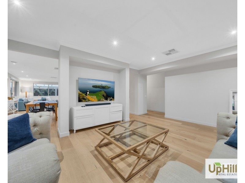 3 Hollywell Road, Clyde North VIC 3978