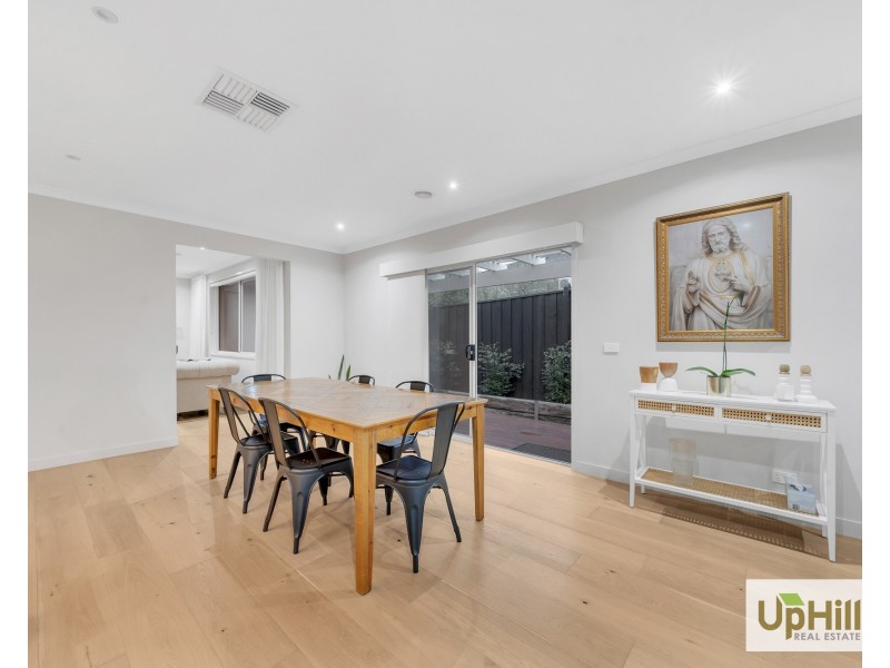 3 Hollywell Road, Clyde North VIC 3978