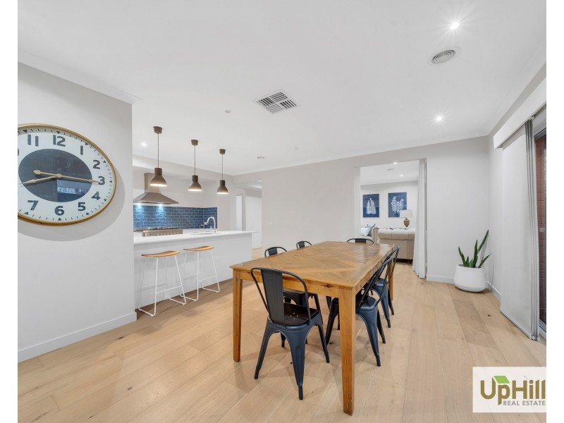 3 Hollywell Road, Clyde North VIC 3978