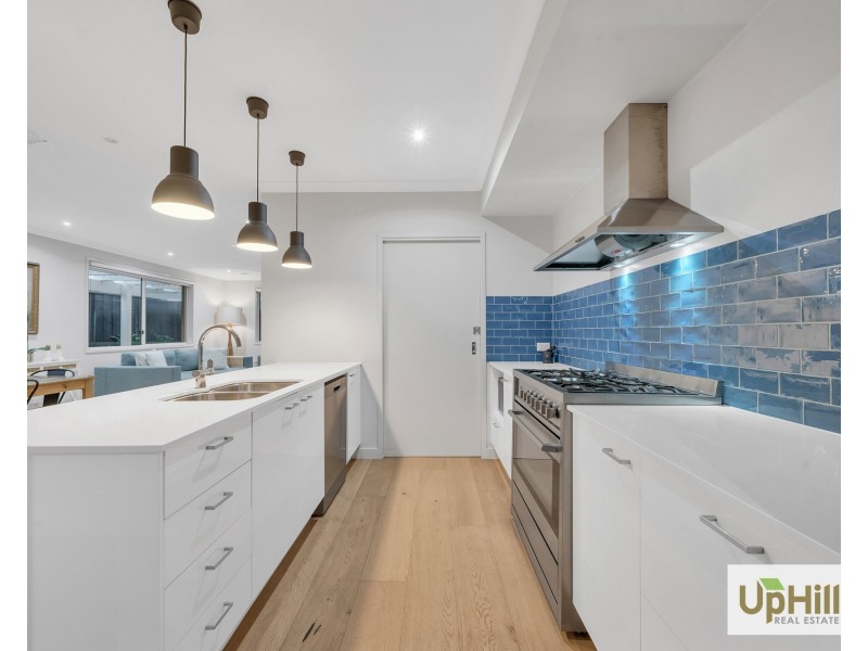 3 Hollywell Road, Clyde North VIC 3978