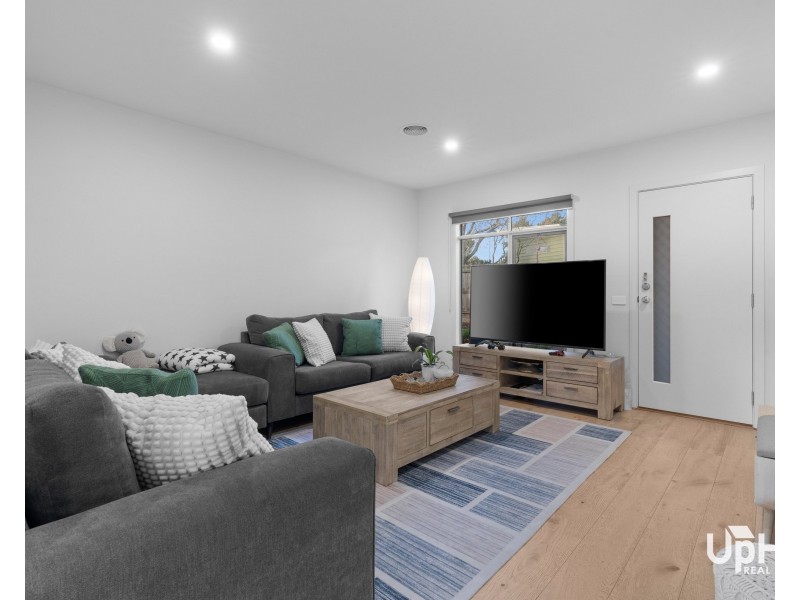 4 Sunnyoaks Lane, Hampton Park VIC 3976