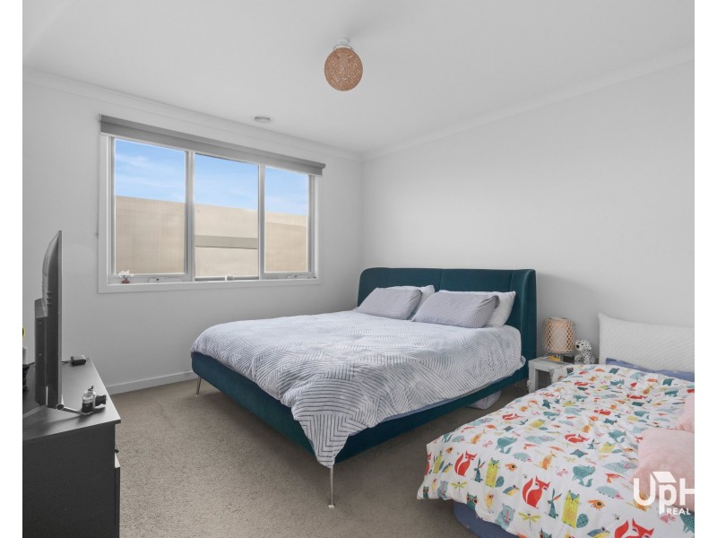 4 Sunnyoaks Lane, Hampton Park VIC 3976