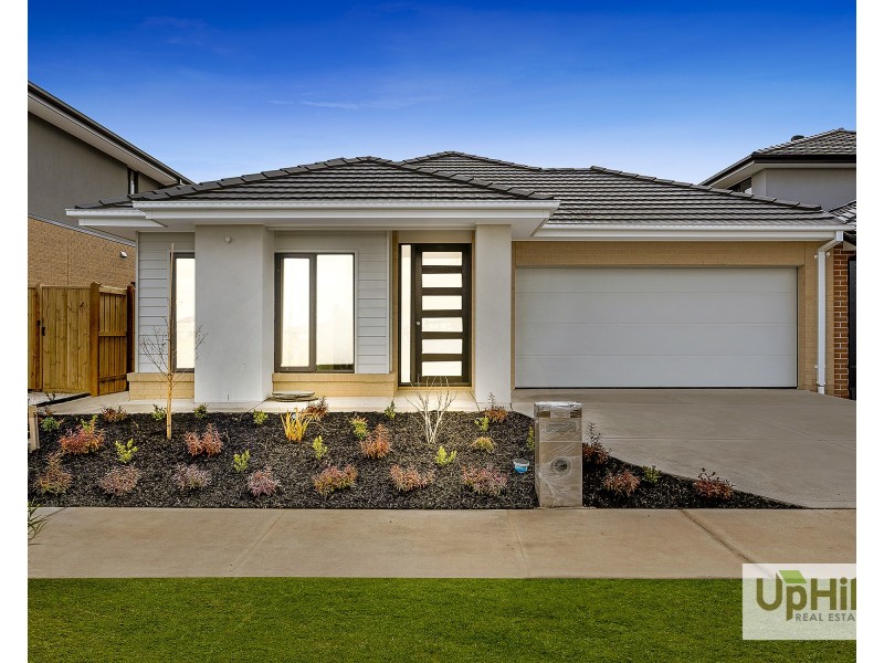 147 Villa Doria Drive, Clyde North VIC 3978
