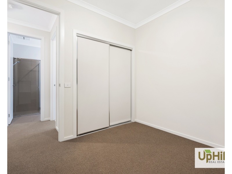 147 Villa Doria Drive, Clyde North VIC 3978