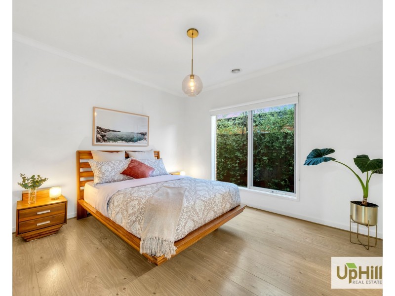 6 Harlequin Way, Clyde North VIC 3978