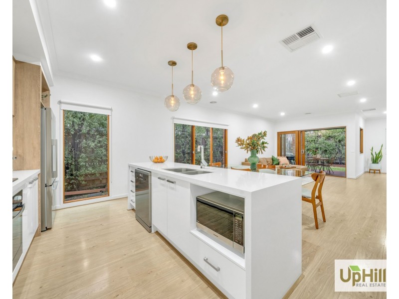 6 Harlequin Way, Clyde North VIC 3978