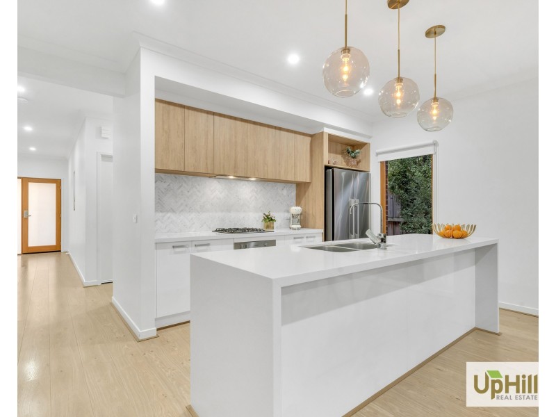 6 Harlequin Way, Clyde North VIC 3978