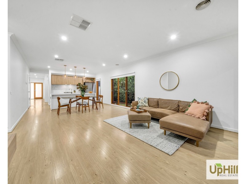 6 Harlequin Way, Clyde North VIC 3978