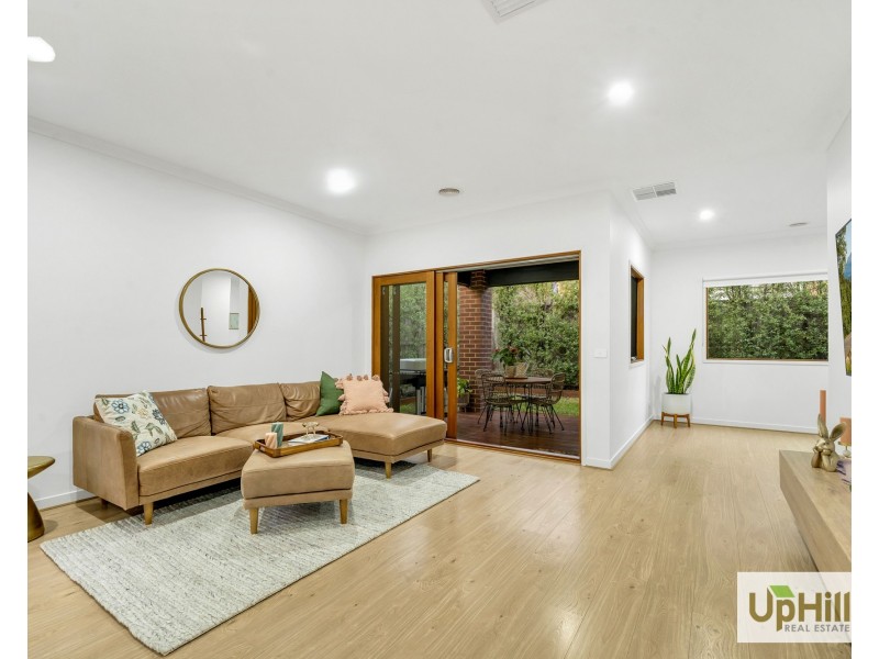 6 Harlequin Way, Clyde North VIC 3978