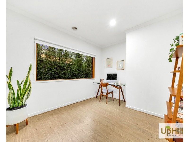6 Harlequin Way, Clyde North VIC 3978