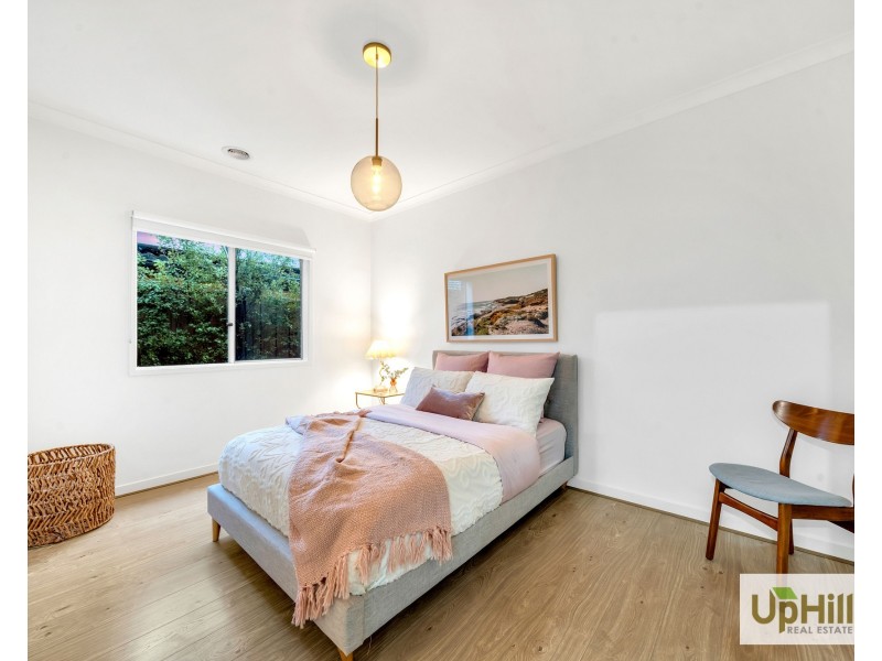 6 Harlequin Way, Clyde North VIC 3978