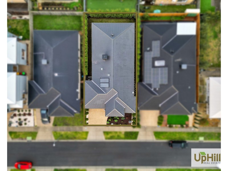 6 Harlequin Way, Clyde North VIC 3978