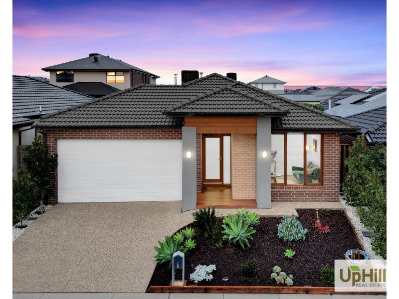 6 Harlequin Way, Clyde North VIC 3978