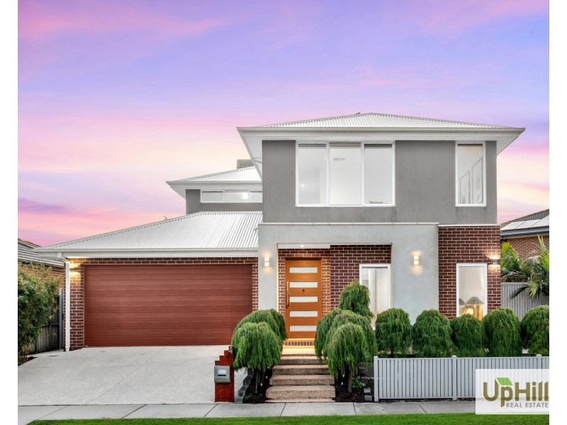 4 Riverbank Close, Clyde North VIC 3978