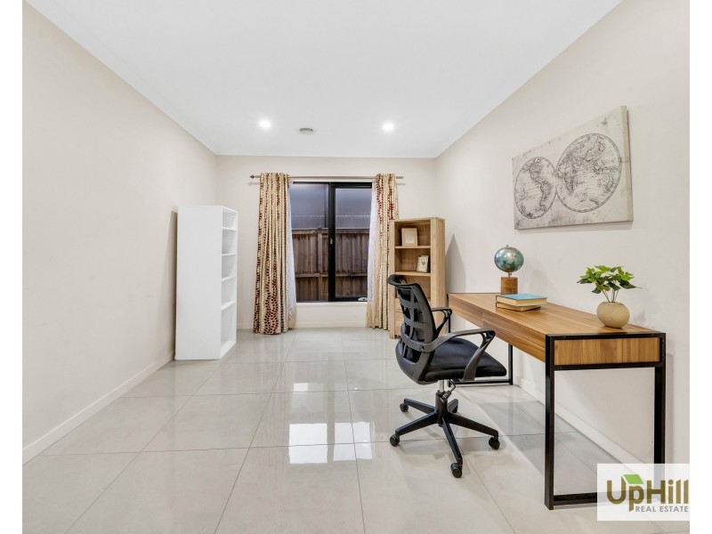 34 Ramlegh Boulevard, Clyde North VIC 3978