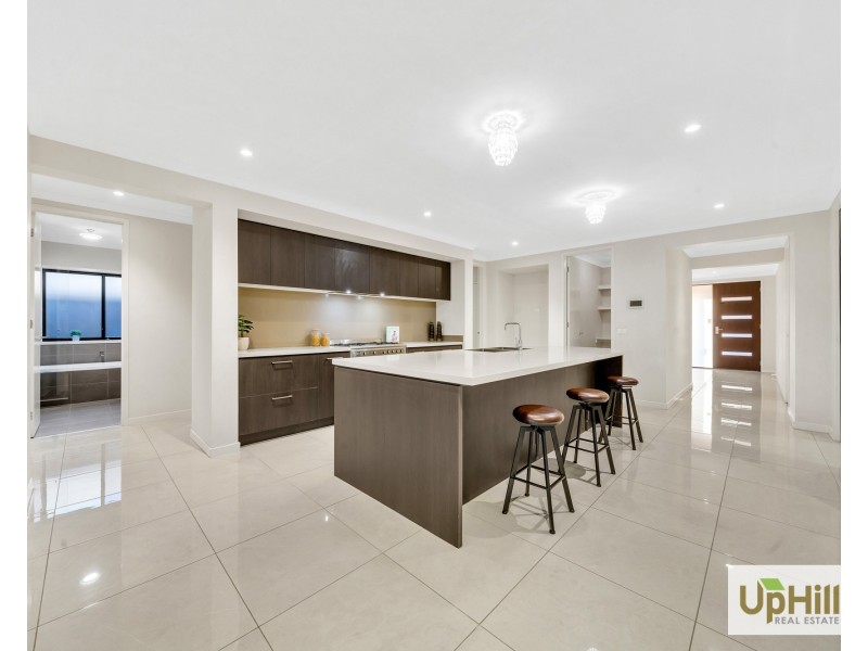 34 Ramlegh Boulevard, Clyde North VIC 3978